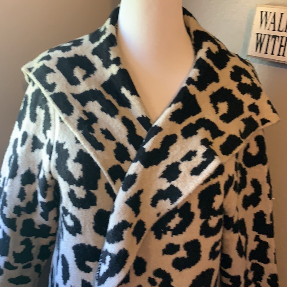 Wrap this Sweater around you for those Cold Winter Days. - Picture 3 of 15